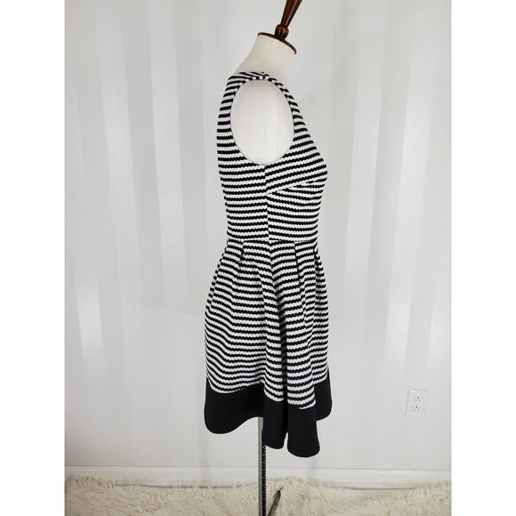 MIDNIGHT DOLL Women's Black & White Striped Fit & Flare Sleeveless Dress Sz 9 - Picture 2 of 9